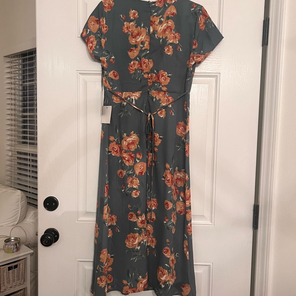 Lulu's Floral Midi Dress in Gray and Orange - Picture 3 of 7